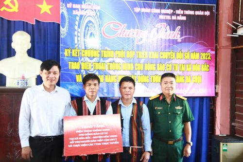 Xã Hòa Bắc và Viettel Đà Nẵng phối hợp triển khai chuyển đổi số
