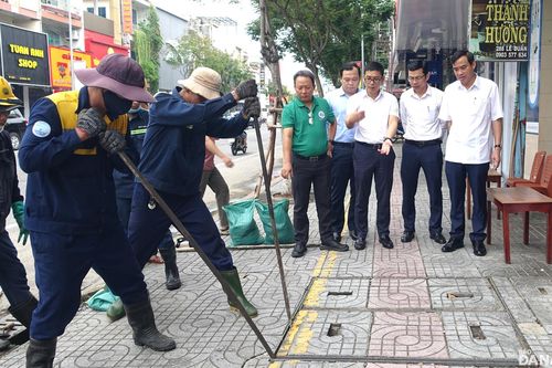 Tập trung nạo vét, khơi thông thoát nước để chống ngập úng