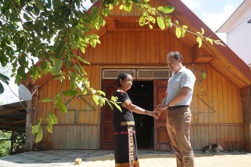 'Khơi' nội lực trong đồng bào tôn giáo - Kỳ cuối: Đảng viên xứ đạo nêu gương