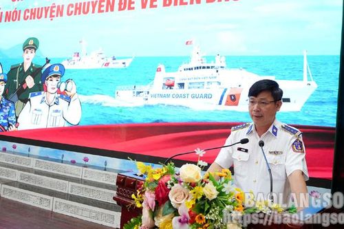Gần 300 đại biểu được tuyên truyền về tầm quan trọng của biển, đảo Việt Nam