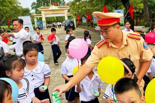 Phục vụ bằng những việc làm cụ thể, thiết thực