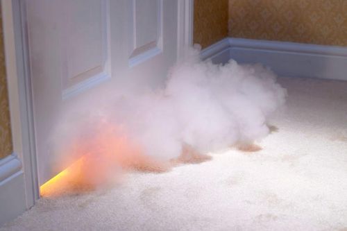 Làm thế nào để tránh bị ngạt khói khi xảy ra cháy nổ?