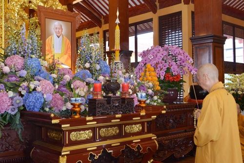 Tưởng niệm Hòa thượng Yoshimizu Daichi tại Việt Nam Quốc Tự
