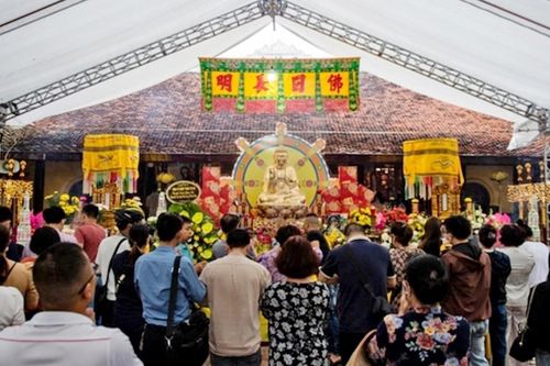 Chùa Phụng Lộc (TP.Hà Nội), Hoa Nghiêm (Đắk Lắk) tưởng niệm người mất do hỏa hoạn và lũ quét