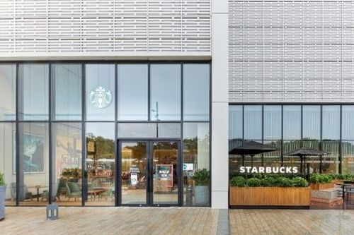 Starbucks chạm mốc 100 cửa hàng tại Việt Nam sau 10 năm