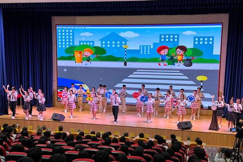 Lễ phát động học sinh, sinh viên chấp hành pháp luật về ATGT