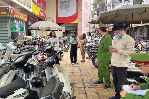 'Ma trận' trông giữ xe