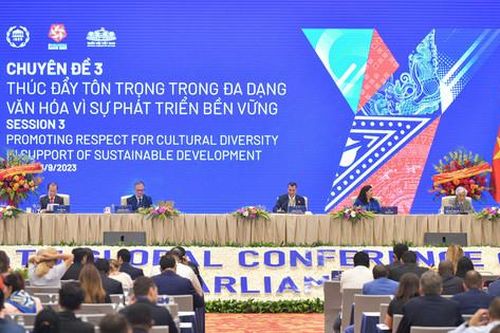 Thúc đẩy tôn trọng đa dạng văn hóa vì sự phát triển bền vững
