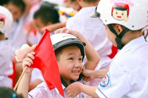 Mỗi học sinh, sinh viên phải là tuyên truyền viên tốt về an toàn giao thông