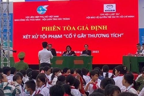 'Phiên tòa giả định' xét xử vụ án về bạo lực học đường cho học sinh dân tộc thiểu số