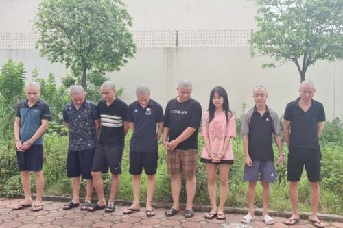 Bi kịch từ những món quà 'trên trời rơi xuống'