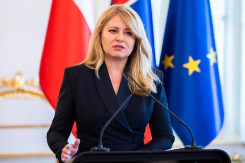 Nữ Tổng thống Slovakia kiện cựu Thủ tướng