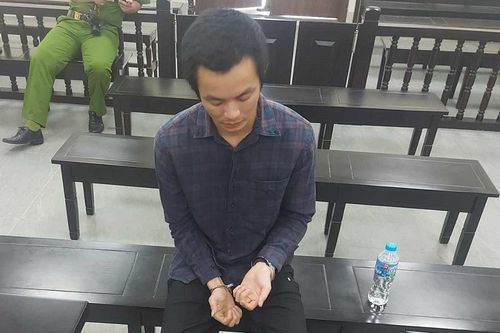 Xông vào nhà chém bạn giữa đêm khuya sau màn giao lưu rượu bia