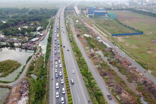 Thông xe đường song hành cao tốc TP Hồ Chí Minh - Long Thành