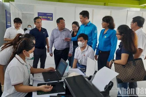 Chăm lo cho đời sống tinh thần và sức khỏe thanh niên công nhân