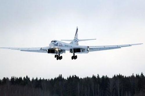 Quân sự thế giới hôm nay (17-9): Máy bay ném bom chiến lược Tu-160 sẽ được trang bị tên lửa hành trình có tầm bắn 6.500km