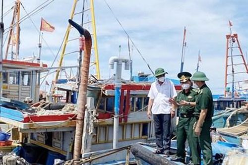 Bộ đội Biên phòng tỉnh Bình Thuận đồng hành cùng ngư dân vươn khơi bám biển