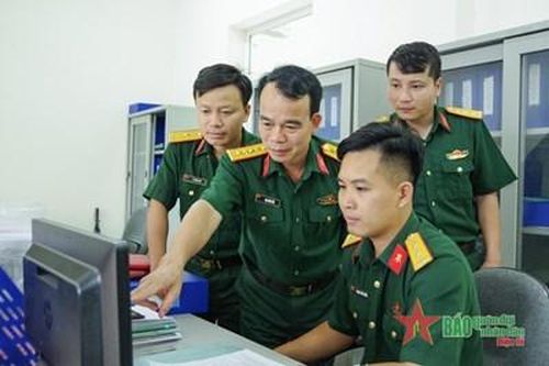 Cán bộ 'đầu tàu' có 'lửa' nhiệt huyết với lính thợ