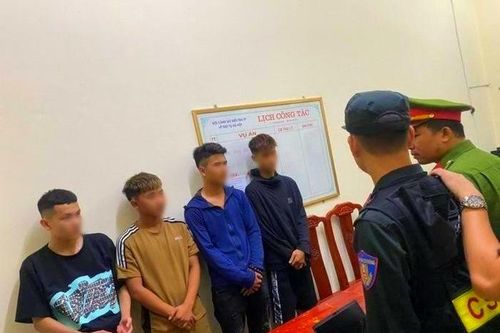 Hà Tĩnh: 4 nam thanh niên mạo danh Công an chặn xe người đi đường
