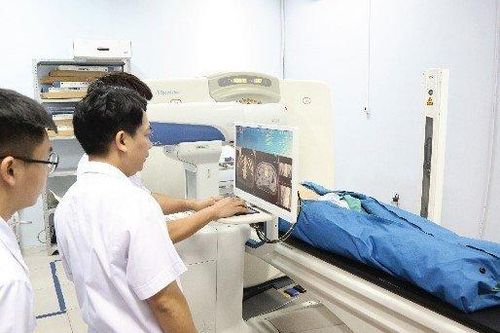 Dùng cánh tay robot chuẩn đoán ca bệnh khó ở Phú Thọ
