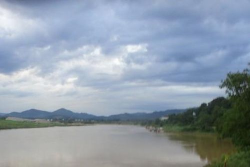 Hàng nghìn hộ dân sinh sống trong khu vực có nguy cơ sạt lở ở Thanh Hóa