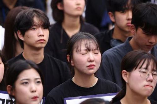 Giáo viên bị phụ huynh gọi phàn nàn giữa đêm chỉ vì 'khen học sinh có 2 câu'