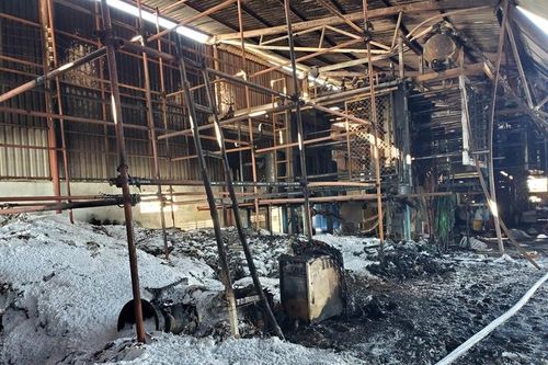 Hỏa hoạn thiêu rụi nhà xưởng Công ty Hồ Dương, 1 chiến sĩ cảnh sát PCCC bỏng nặng