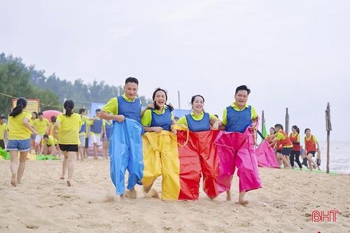 Người kinh doanh tại các khu, điểm du lịch biển Hà Tĩnh phấn khởi vì 'thắng đậm'
