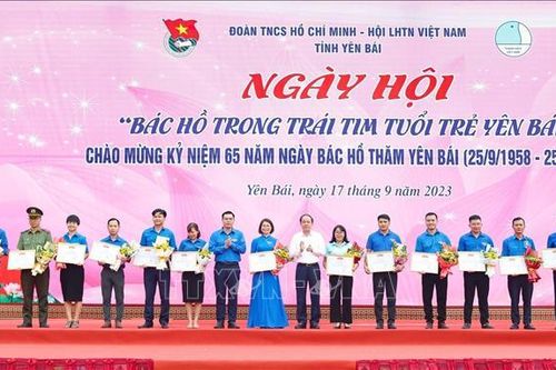 Tuổi trẻ Yên Bái hướng tới kỷ niệm 65 năm Bác Hồ về thăm Yên Bái