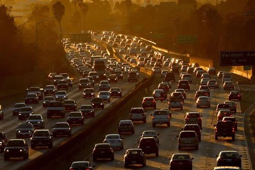 Làn sóng sử dụng xe điện sẽ kết thúc kỷ nguyên xe chạy xăng vào năm 2030