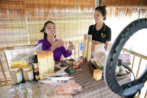 Nâng cao năng lực thương mại điện tử cho các chủ thể OCOP Hà Tĩnh