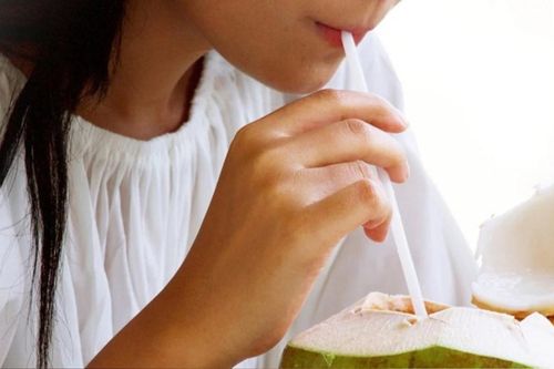 Chuyện gì sẽ xảy ra nếu uống nước dừa mỗi ngày?