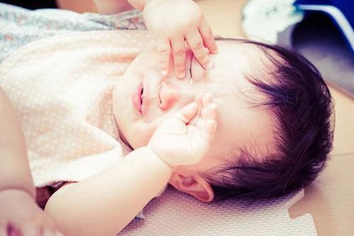 Mắt to mắt nhỏ có thể là dấu hiệu của căn bệnh trong hộp sọ