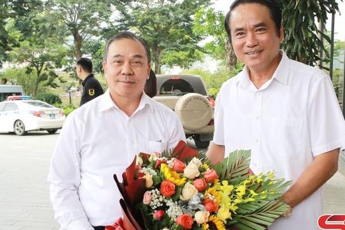 Đại sứ đặc mệnh toàn quyền nước CHDCND Lào tham quan tại huyện Quỳnh Nhai