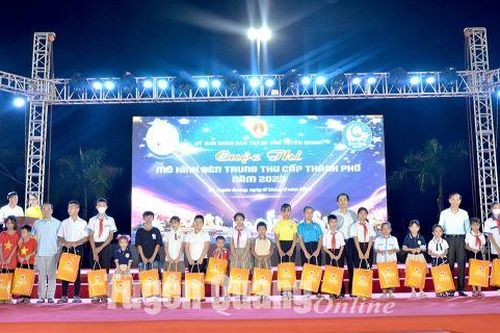 56 mô hình tham gia cuộc thi mô hình đèn Trung thu cấp thành phố năm 2023