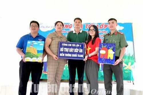 Bàn giao 2 công trình thanh niên tại xã Xuân Lập