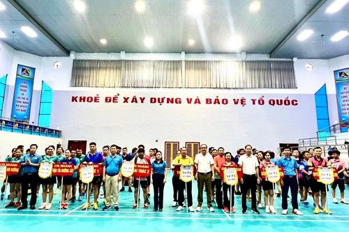 Công ty Apatit Việt Nam: Sôi nổi Giải thể thao chào mừng 68 năm Ngày truyền thống