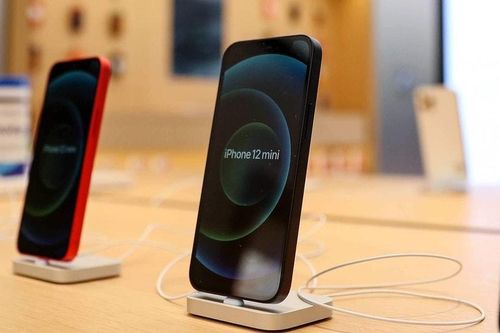 Apple cập nhật phiên bản mới cho iPhone 12 tại Pháp
