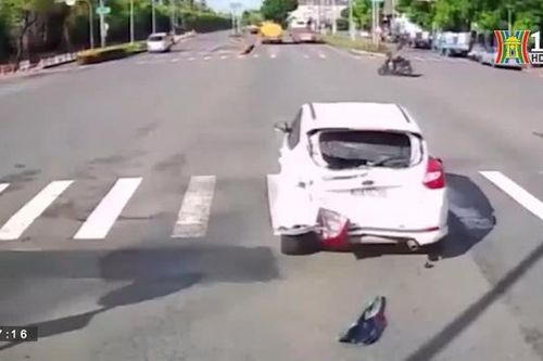 Nguy hiểm khi chuyển làn đột ngột