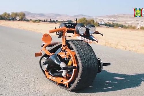 Monotrack Bike - mẫu xe làm từ lốp ô tô