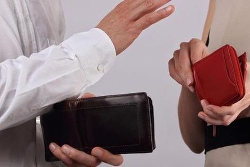Yêu cầu bạn gái trả tiền xăng khi đi hẹn hò, hành động của cô gái sau đó khiến chàng trai thốt lên: 'Hèn gì em chưa có người yêu'