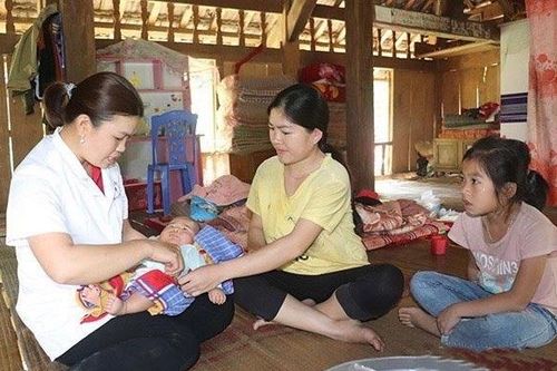 Những lưu ý khi chăm sóc bà mẹ sau sinh