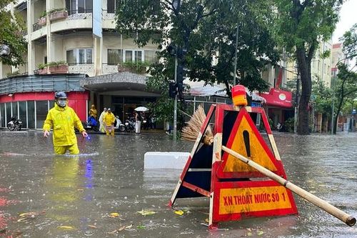 Các quận nội thành Hà Nội chuẩn bị có mưa lớn, đề phòng ngập cục bộ