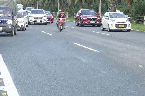 'Đùa giỡn với tử thần' trên Đại lộ Thăng Long