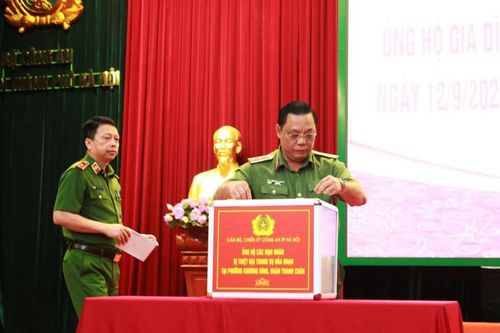 Công an Hà Nội quyên góp 500 triệu đồng ủng hộ nạn nhân vụ cháy