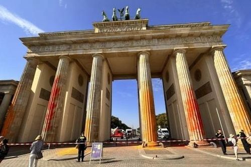 Đức huy động hơn 500 cảnh sát giải tán làn sóng biểu tình trên khắp thủ đô Berlin