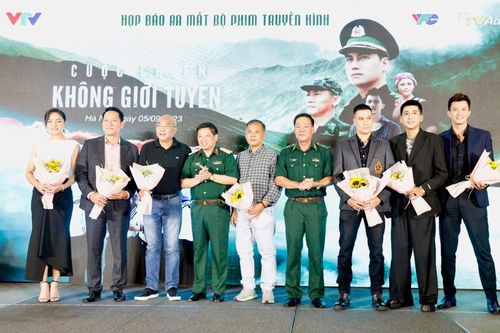 'Cuộc chiến không giới tuyến' thu hút sự quan tâm của công chúng