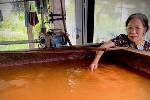 Nhà máy 150 tỷ đồng bỏ hoang: Dân sống mòn bên 'núi sắt'