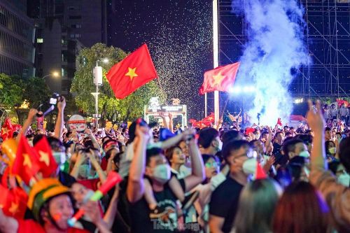 TPHCM cấm phương tiện lưu thông vào đường Nguyễn Huệ trong 2 buổi tối