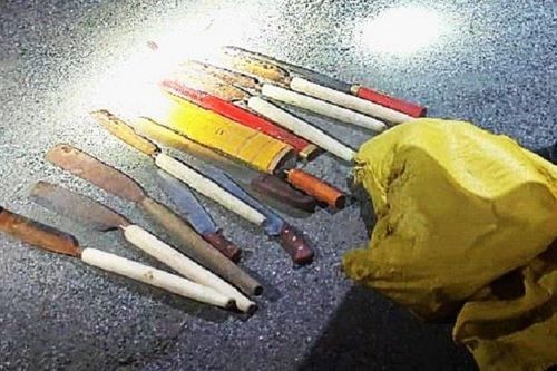 Ngăn chặn nhóm thanh niên mang cả bao tải hung khí đi đánh nhau